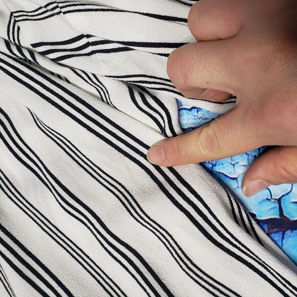 Torrid striped surplice top Hopscotch Hearts 5 5x - Picture 6 of 7